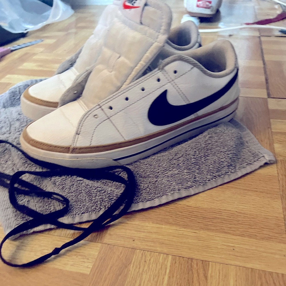 AUTHENTIC NIKE LEATHER WHITE & BLACK W CANARY FABRIC TRIM